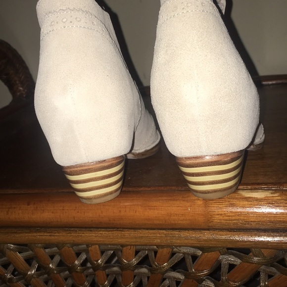 80%20 New 7.5 booties, light cream/beige color - Picture 3 of 8